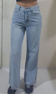 Urban Revivo High waist Jeans K028