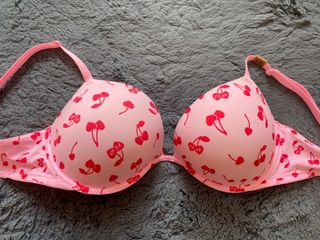 (Category: ) located in . Submitted by neith_94 (Listing ID 1286286024, Image 1). Description: .
