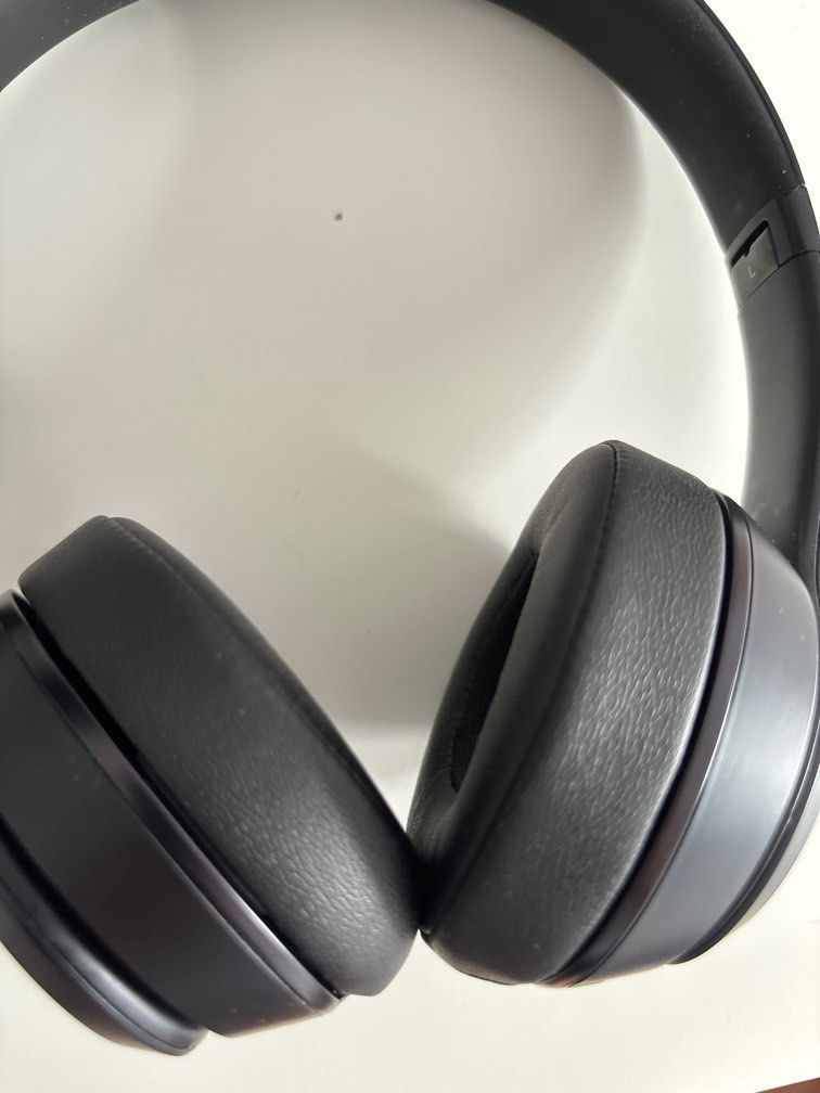 Wireless Beats Solo 3 old version before Apple s chips Audio Headphones Headsets on Carousell