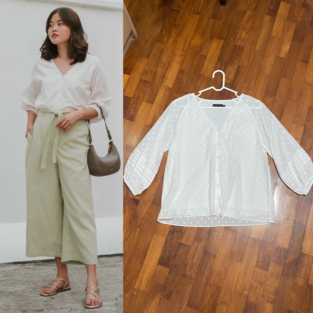 XS The Closet Lover TCL Farryn Top in White Women s Fashion