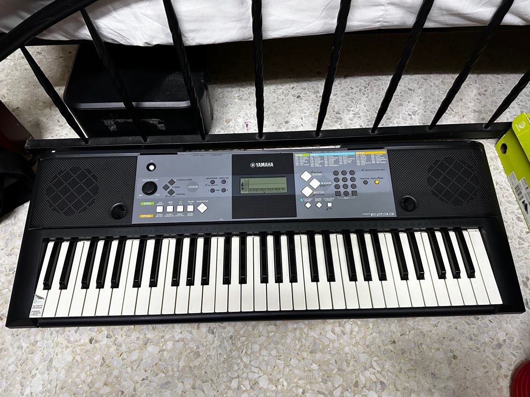 YAMAHA PSR-E233 - 鍵盤楽器