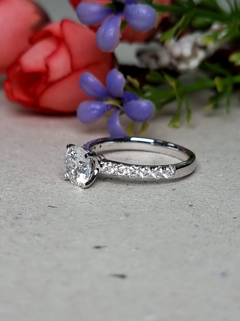 White gold diamond band rings online