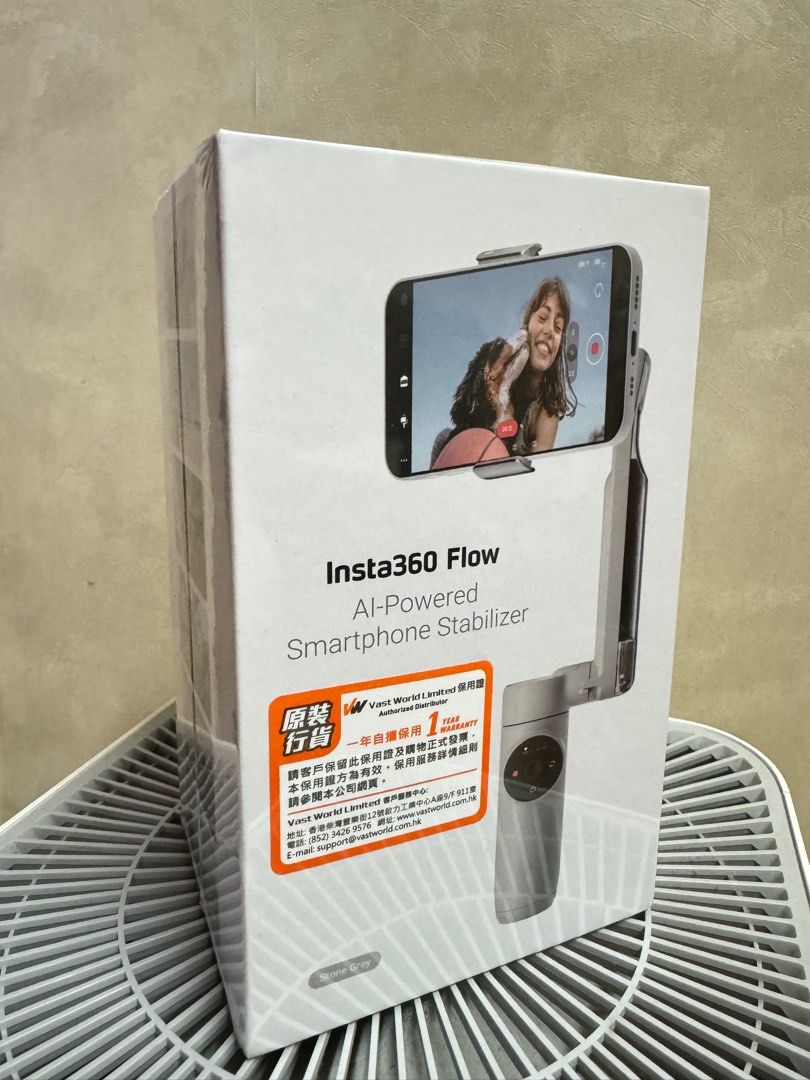 全新行貨未開封Insta360 Flow (Gray), 攝影器材, 攝影配件, 穩定器