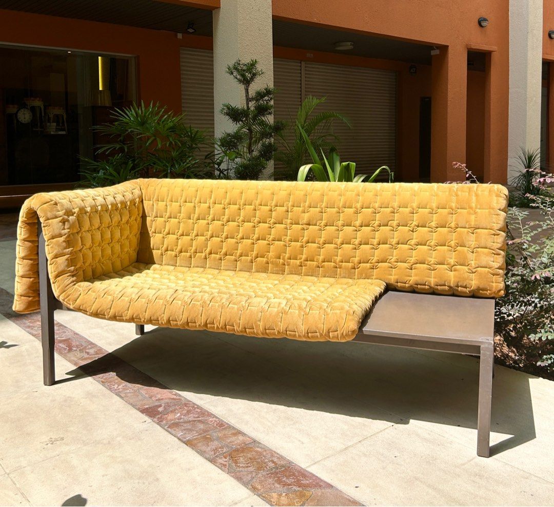 Ruche sofa shop