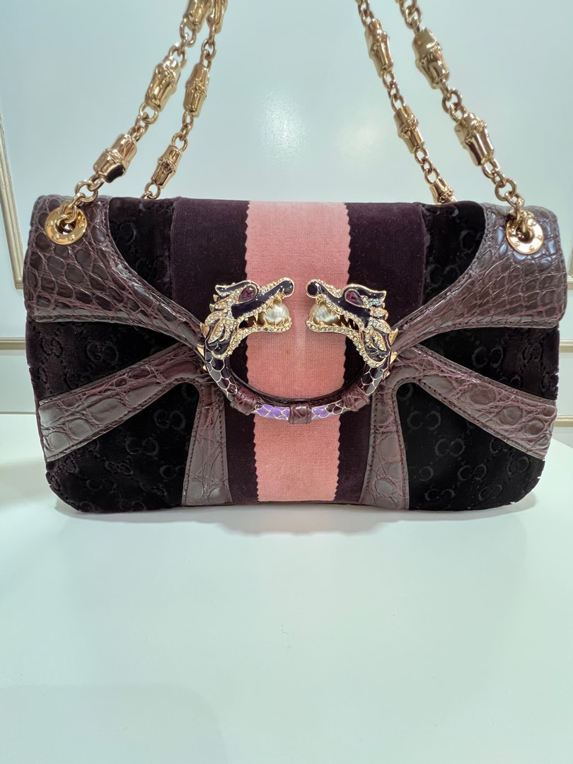 Authentic Gucci Limited Edition Violet GG Tom Ford Dragon Shoulder bag with violet GG