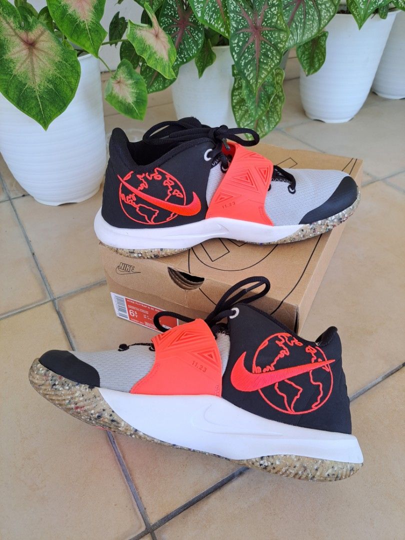 Authentic Nike Shoes Kyrie Flytrap iii se Men s Fashion Footwear