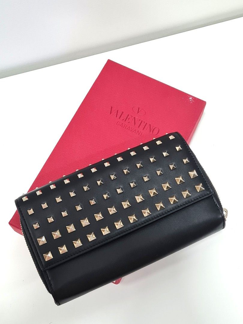 AUTHENTIC Valentino Garavani Rockstud Continental Wallet Purse