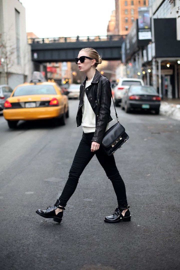 Balenciaga ceinture leather ankle boots 2025