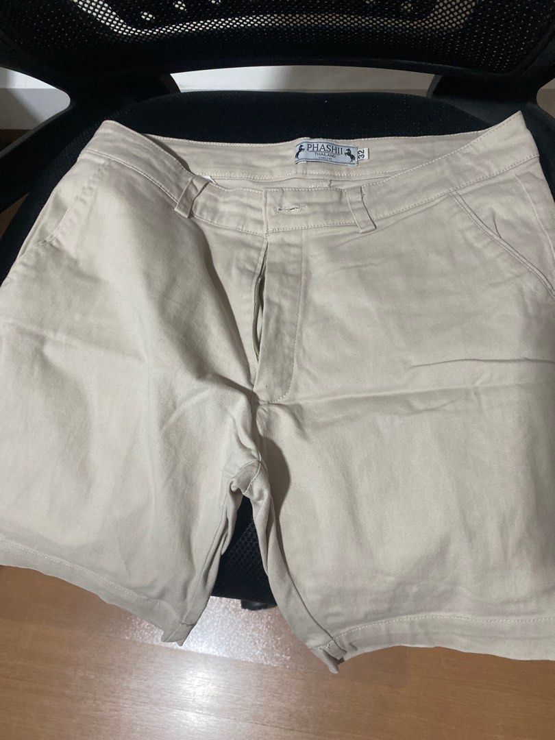 Berms (Category: Shorts) located in Singapore. Submitted by 3lton (Listing ID 1286516488, Image 3). Description: Trying to clear space for wardrobe, looking for fast deals. Feel free to nego Got this pair of berms in Thailand a while back, too big for me. Open to nego.
