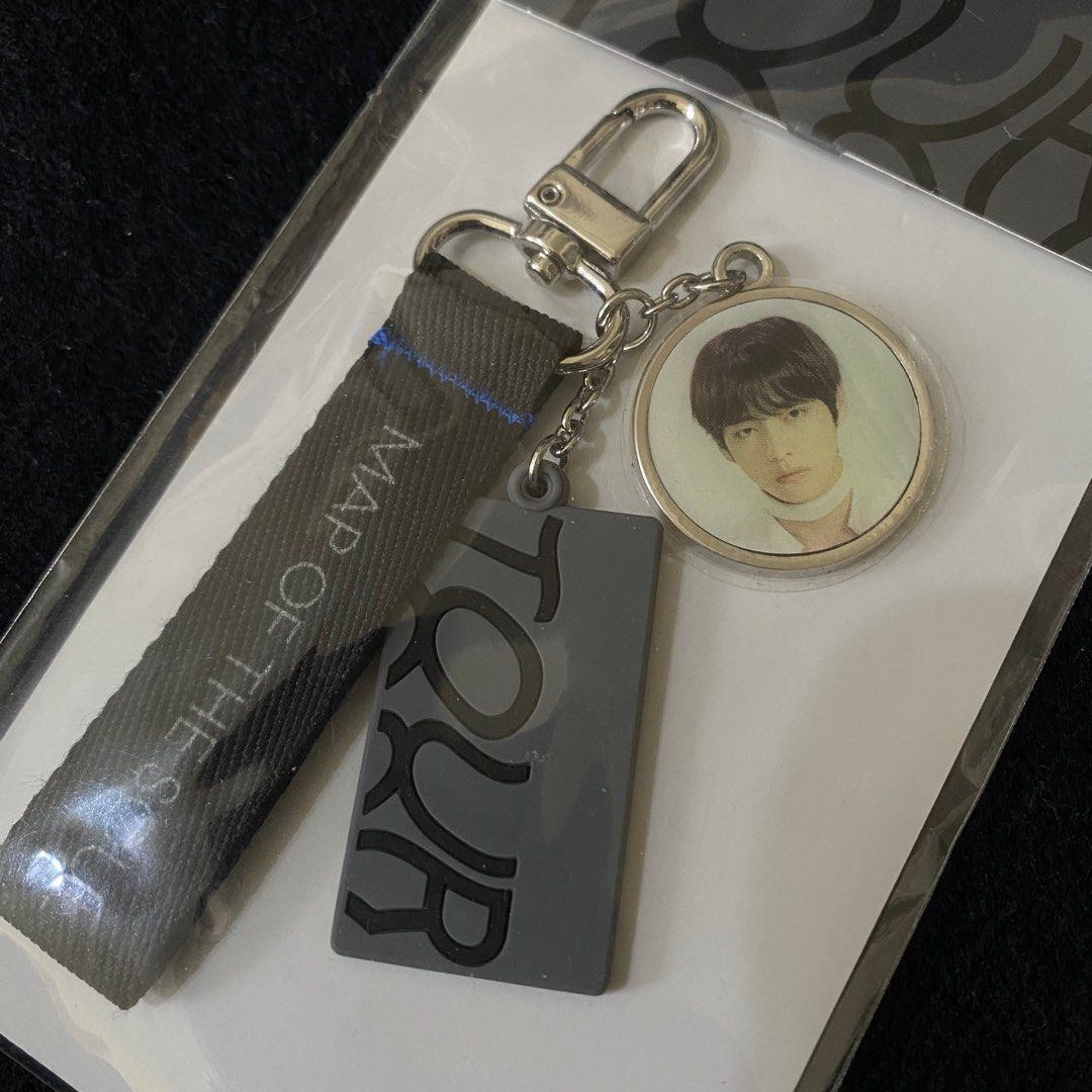 BTS MOTS V keyring