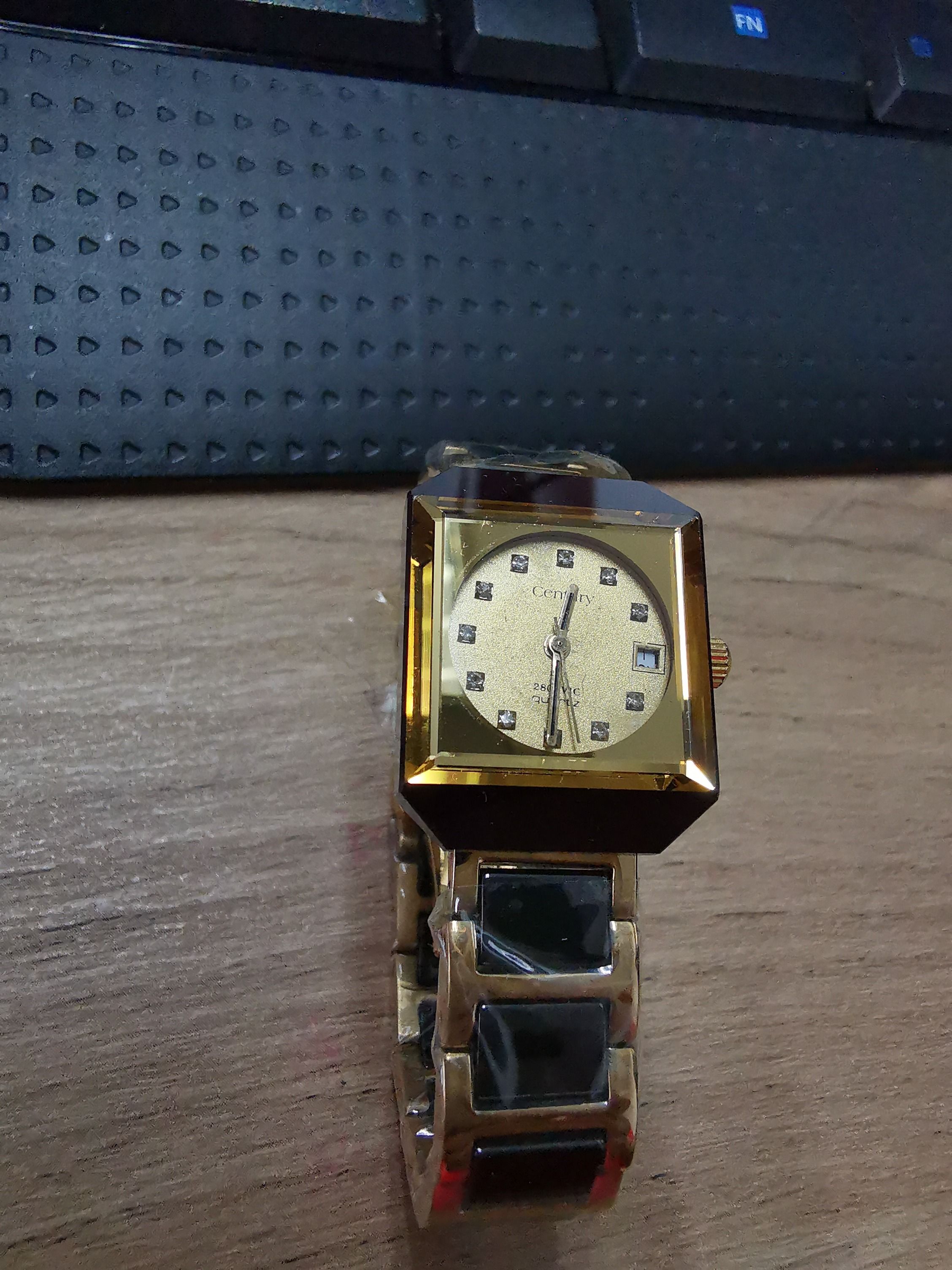Gold time quartz top