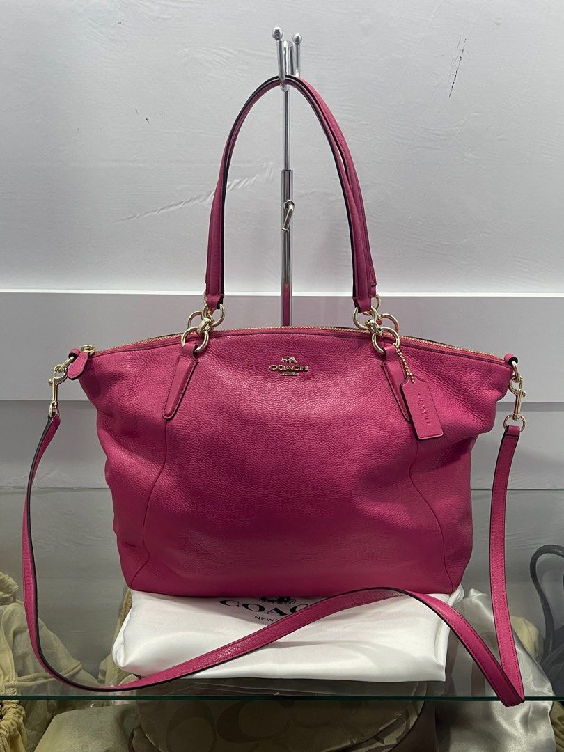 Kelsey signature east best sale west small crossbody
