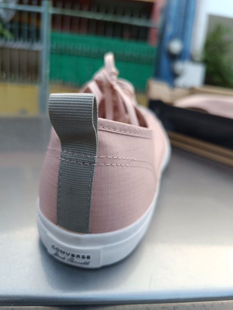 Converse - Jack Purcell (Category: Sneakers) located in San Pedro. Submitted by yard_space (Listing ID 1286631429, Image 3). Description: RFS - Declutter Gift sa akin from last year and I'm not sure bakit pink binigay sa akin parang prank ata since they also knew that I wasn't a fan of Converse. - No receipt - Lost the box - Price is negotiable - Can do meet-ups; Hopefully around the south or yung accessible na malapit but inquire lang kayo and s