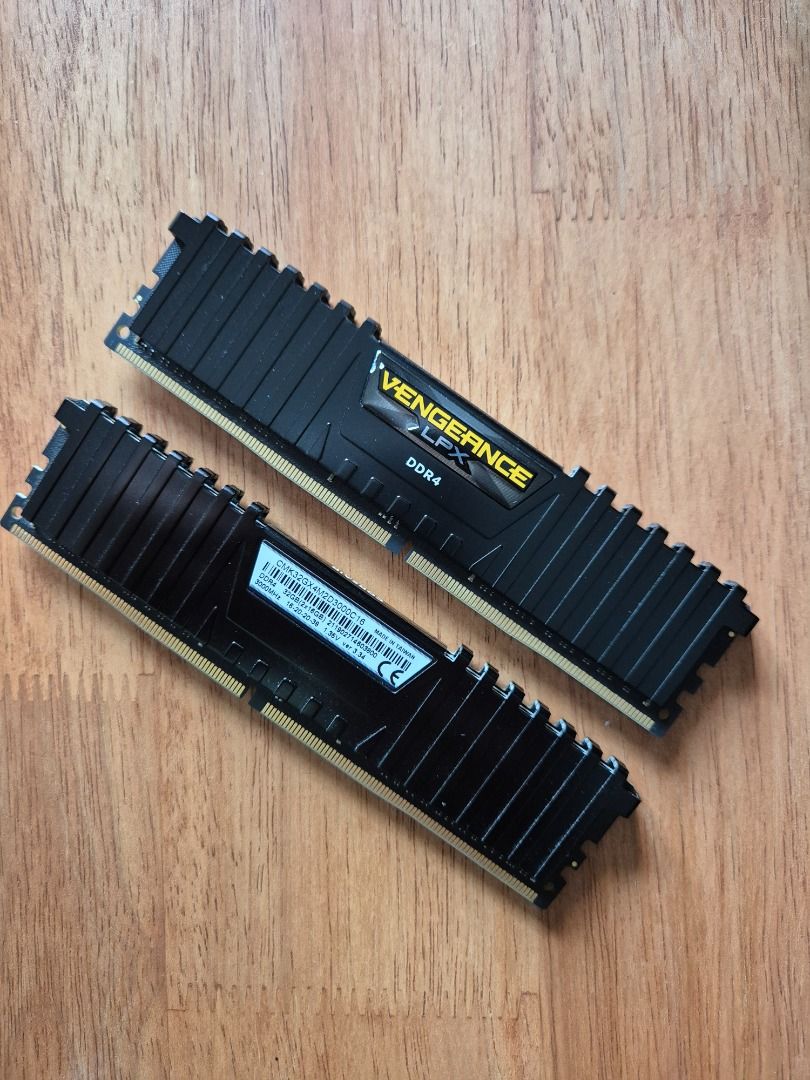 Corsair vengeance lpx 32gb 3000mhz top