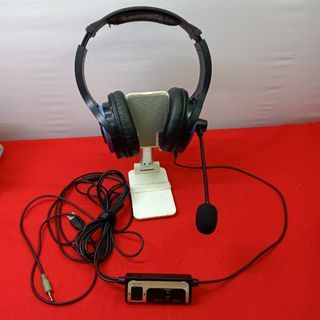 D90 Imported headphones with mic  from the UK for 595