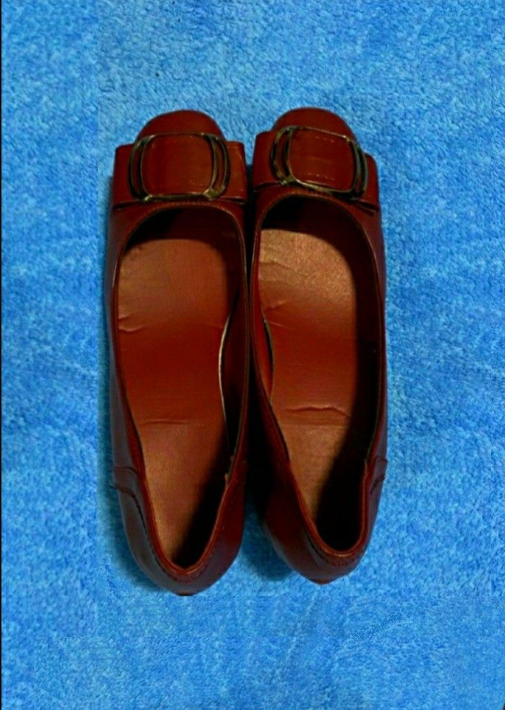 Schutz Ariya Party Platform High Heels Sandals Velvet Dark Red Size 9 Heel  4.5” | Platform high heels, Sandals heels, High heel sandals