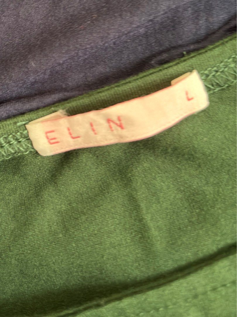 Elin Breastfeeding Top (Category: Breastfeeding & Bottle Feeding) located in Malolos. Submitted by aawellloved (Listing ID 1286575619, Image 2). Description: Size L, altered to fit S frame :) *personal preloved, not ukay*.