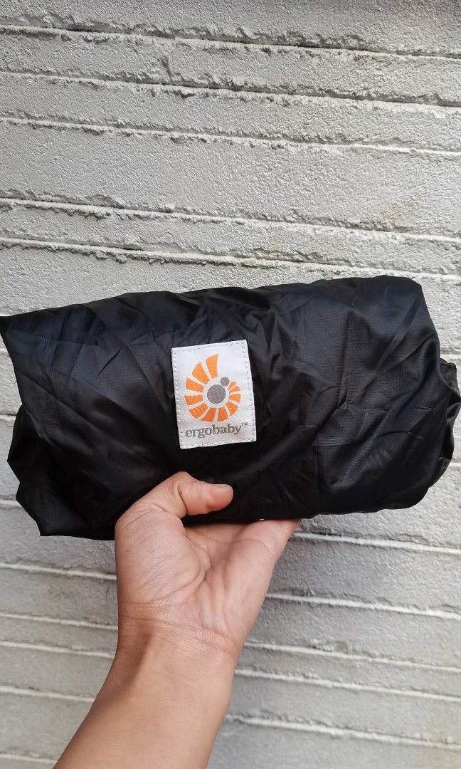 Ergo baby carrier raincover (Category: Carriers & Slings) located in Baguio. Submitted by ukay_district (Listing ID 1286531236, Image 2). Description: Ergo baby carrier raincover euc authentic Ergo 380 only.