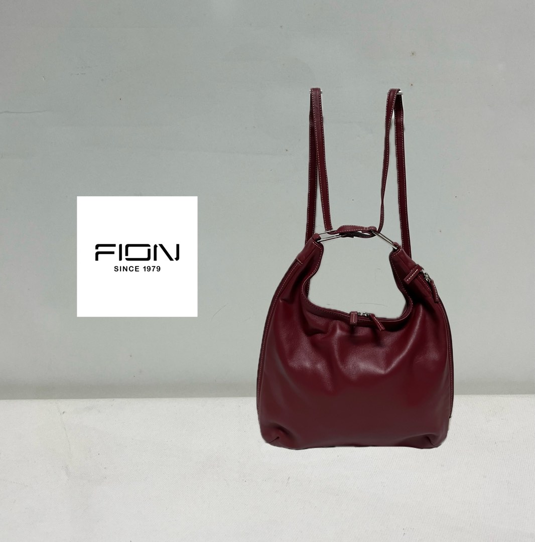 PreOwned SINSAY maroon leather overnight bag, Women's Fashion, Bags &  Wallets, Tote Bags on Carousell