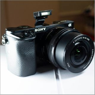 FS: Sony A6000 + Kitlens (Sony 16-50mm OSS Lens)