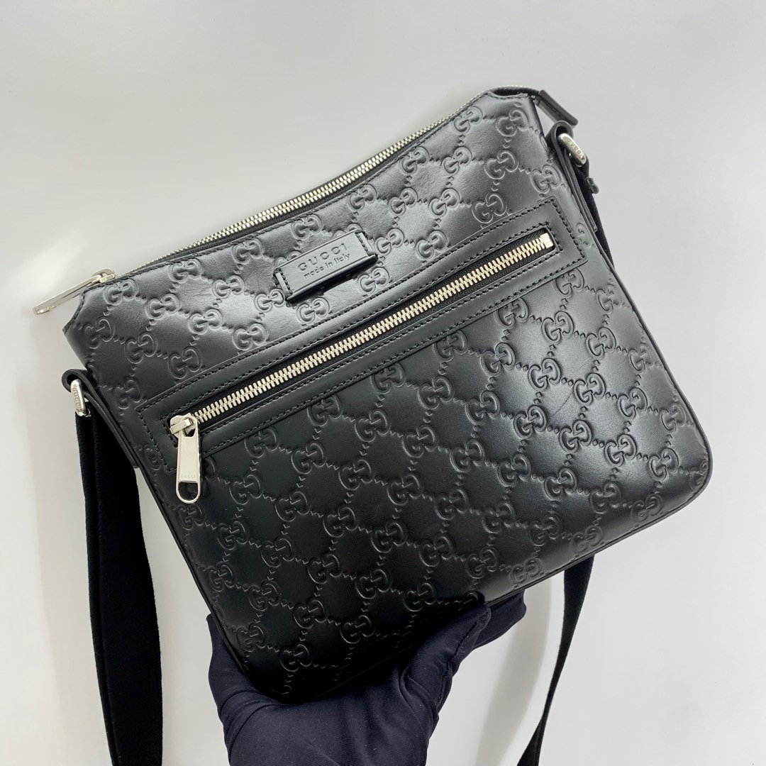 Gucci 406410 store