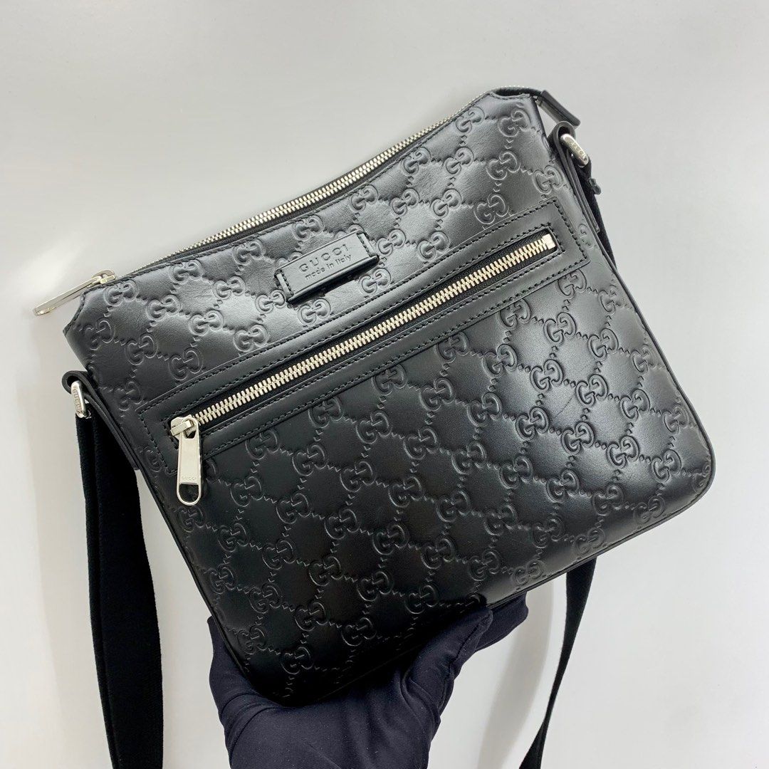Gucci signature leather messenger sale