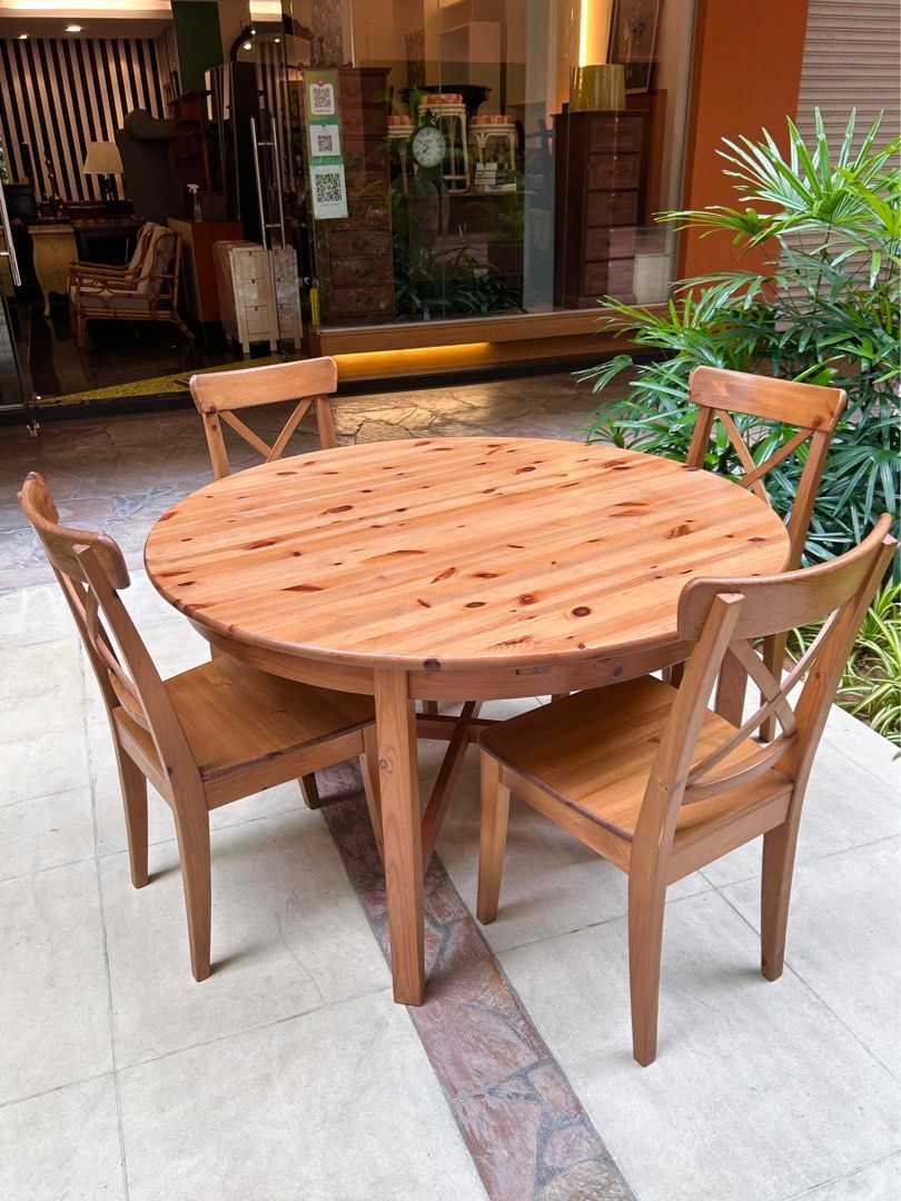 Ikea LEKSVIK extendable table with 4 INGOLF chairs