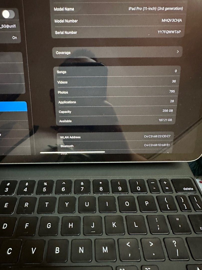 iPad Pro 11 inch (3rd generation) 256GB + Magic Keyboard + Apple 