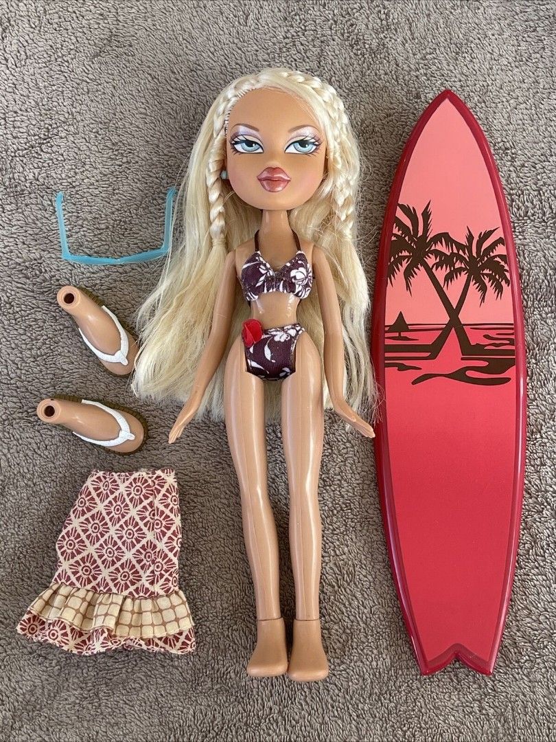 Bratz Hot Summer Dayz Collection (lot of 4) - Dolls & Accessories