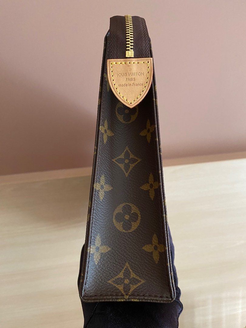 Pochette on sale lv 26