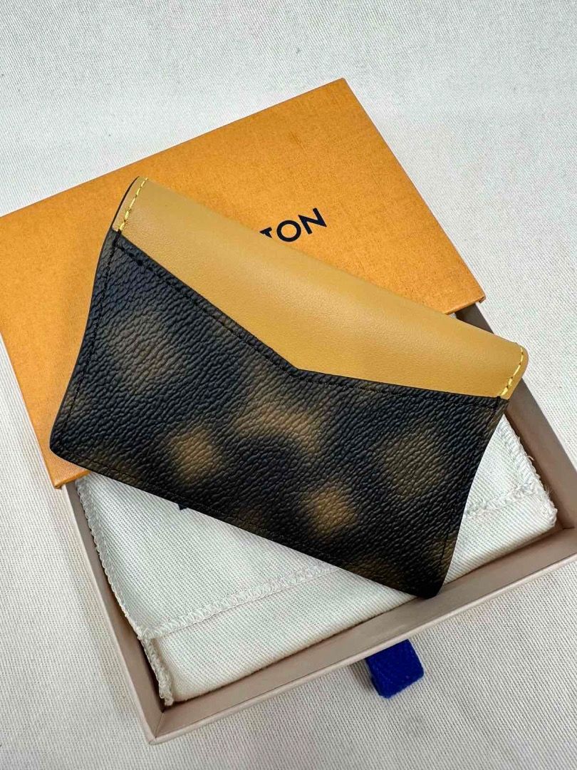 Louis Vuitton Wavy Blurry Monogram Pocket Organizer Wallet (Category: Luxury Bags & Wallets) located in Pasig City. Submitted by donmsamson (Listing ID 1286636114, Image 2). Description: Brand new complete with box Louis Vuitton Virgil Abloh Fall-Winter 2022 collection. Pocket Organizer with five inner pockets and 3 card slots.