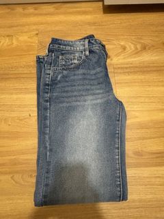 (Category: ) located in . Submitted by 12natd05 (Listing ID 1286513924, Image 1). Description: .