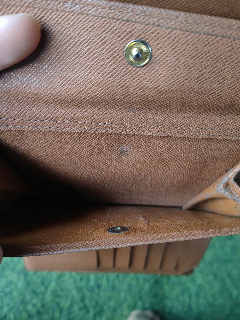 LV wallet medium (Category: Luxury Bags & Wallets) located in Pasig City. Submitted by atlaravibar (Listing ID 1286486353, Image 3). Description: LV vintage wallet medium size see pictures for flaws and issues bought it in Japan thrift shop not sure if original but all of their items are from japan 📌 bambang pasig city.