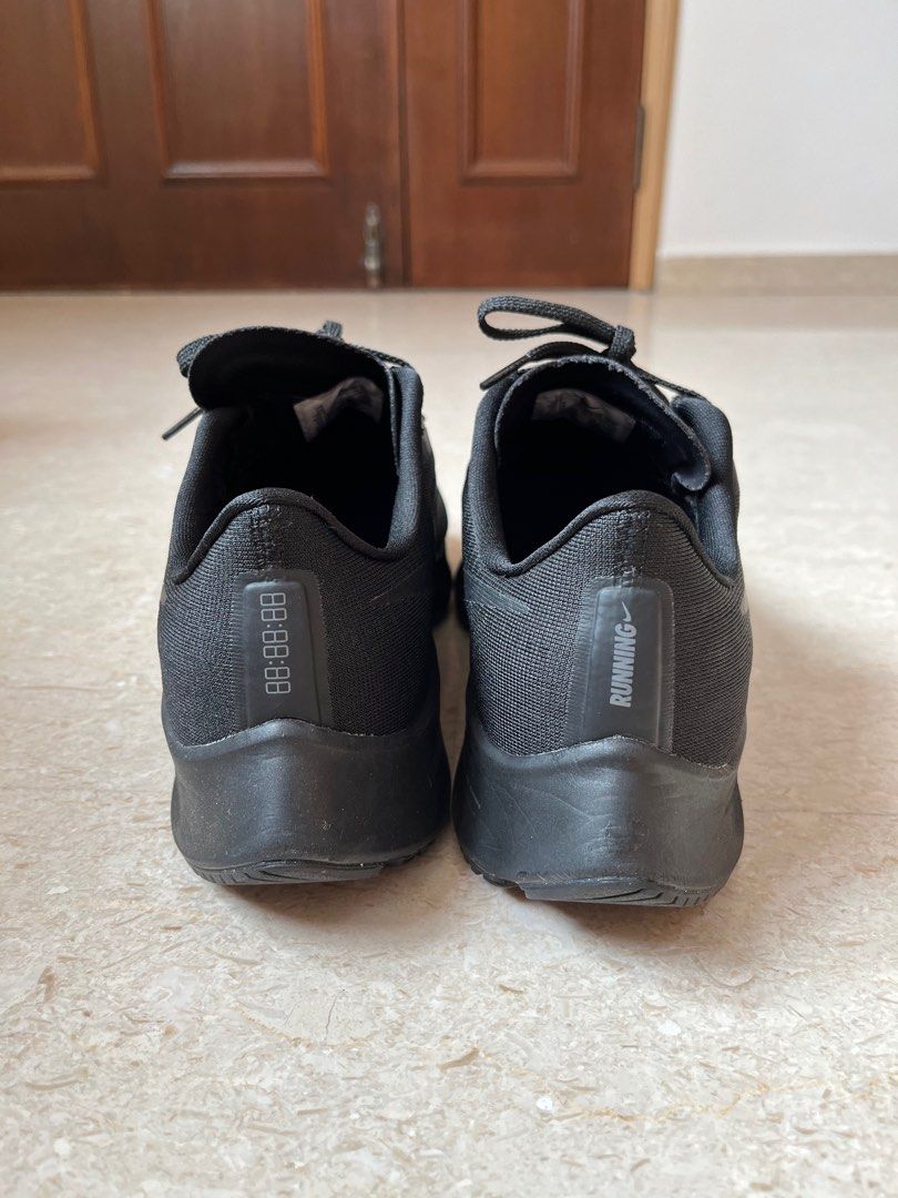 All black hotsell womens nike 27