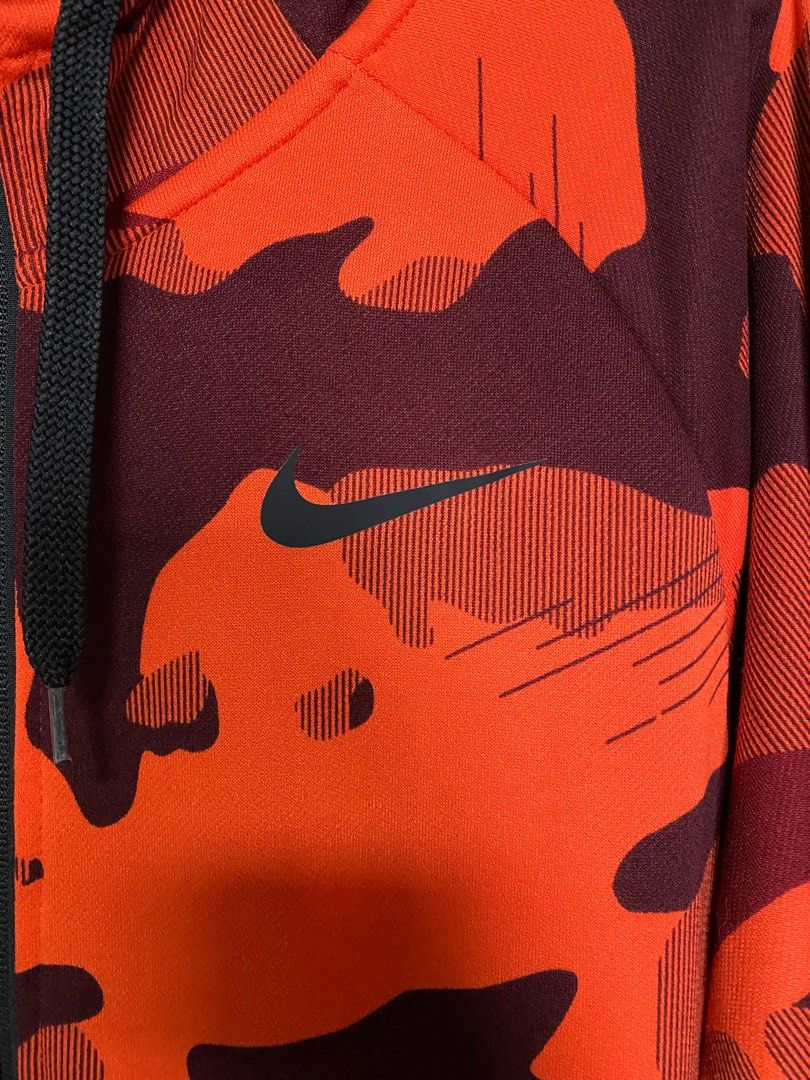 Red nike clearance camo hoodie