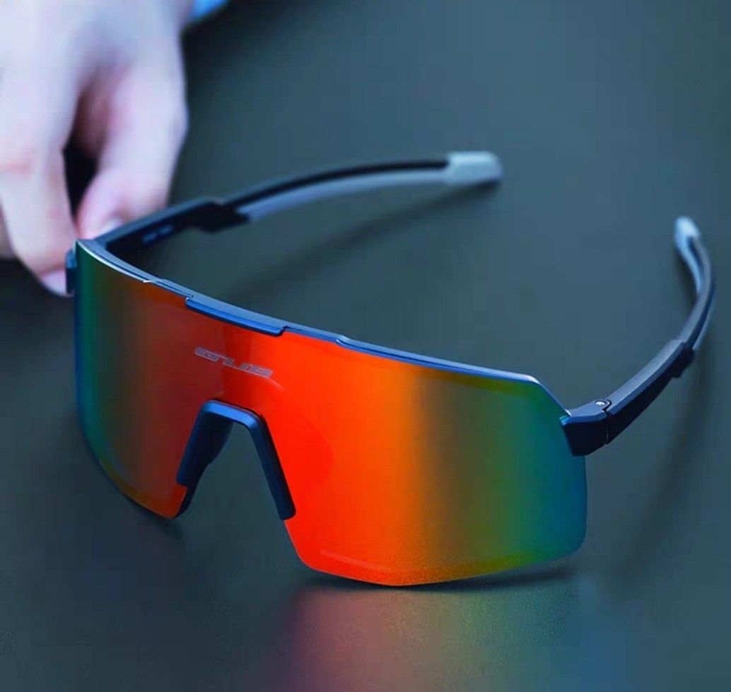 Polarized cycling glasses for men and women, Men's Fashion, Watches &  Accessories, Sunglasses & Eyewear on Carousell