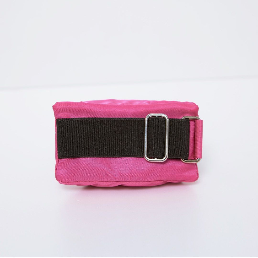 Prada armband hotsell pouch