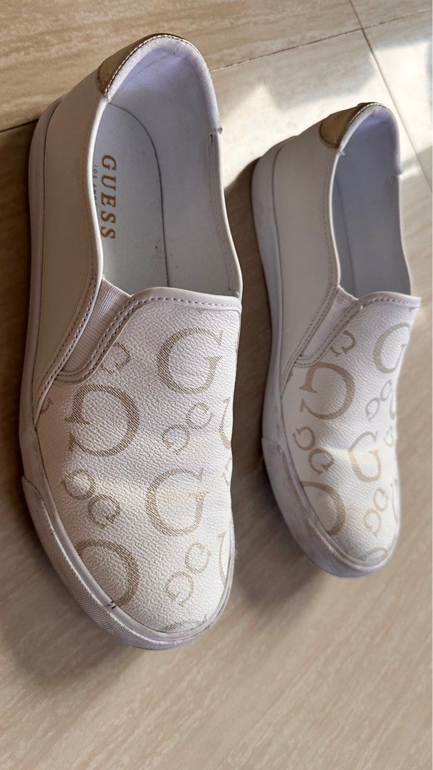 Guess slip sale ons