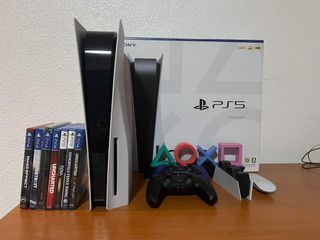 PS5 w/ games