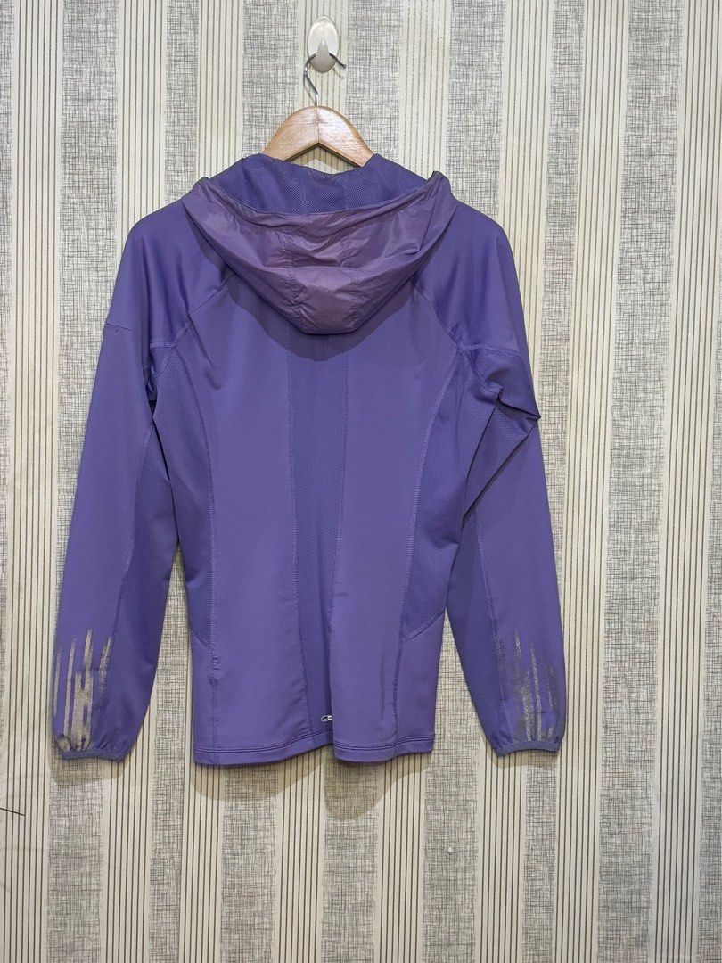 Puma rain jacket (Category: Activewear) located in Paranaque City. Submitted by clothestohave (Listing ID 1286495755, Image 2). Description: 💎Puma waterproof hiking half zip rain jackets 🌟good condition 🌟small zip on the left arm broken but not noticeable 🌟Medium on tag ✅Please take time to read✅ ✴️ NO JOY RESERVERS‼️ Please do not buy if you don’t have the money or time to Pay. Please respect sellers time and effort. ✴️ Scheduled shipping, N