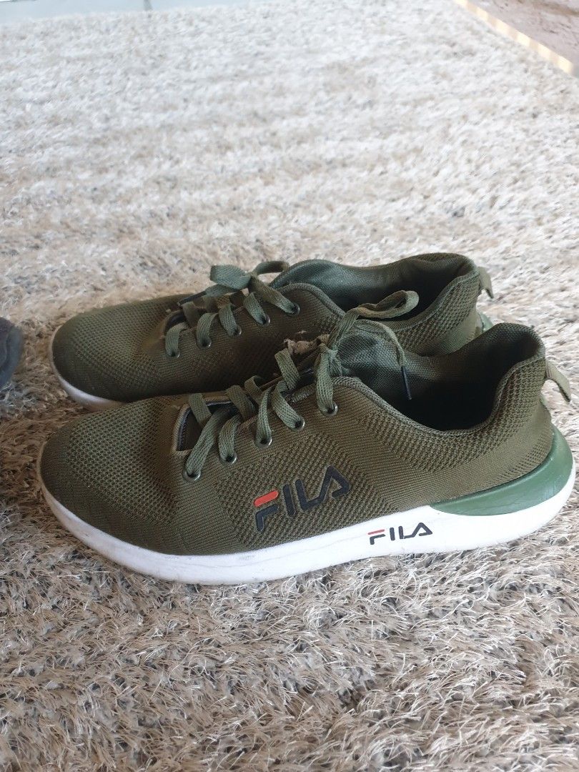 Reebok Fila shoes Men s Fashion Footwear Sneakers on Carousell