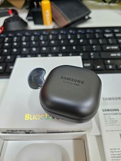 ORIGINAL Samsung Galaxy Buds Live (Not used ONLY TESTED) with FREE Brand New Compact Casing