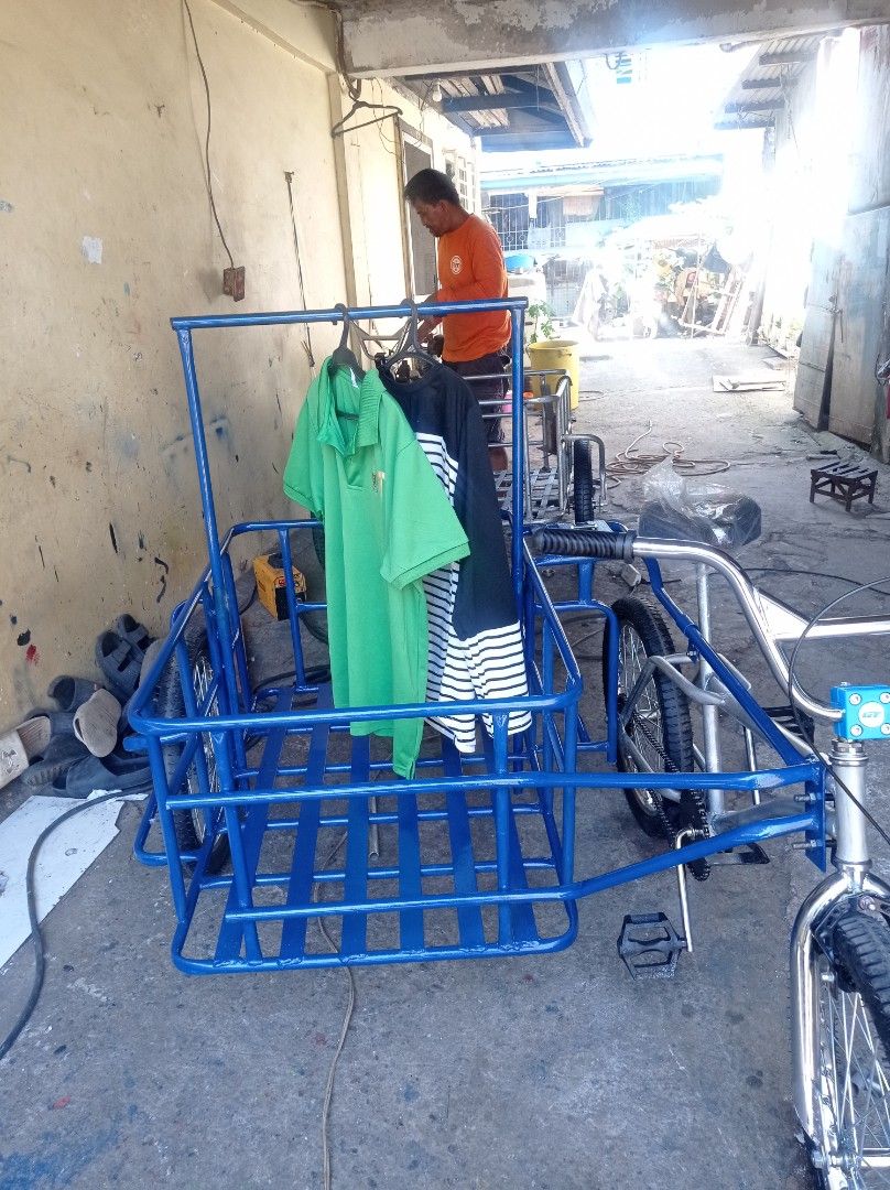 sidecar with bike (Category: Bicycles) located in Manila. Submitted by fastmountain_dfe013 (Listing ID 1286506643, Image 1). Description: brand new sidecar with steel bike,heavy duty, size 36inch lenght 24inch width,17height, 1/2GI pipe,flatbar 3/16x1 tire size 20x2.125 Jumbo 7600 last price sa walang hanger,. pm sa sure buyer.