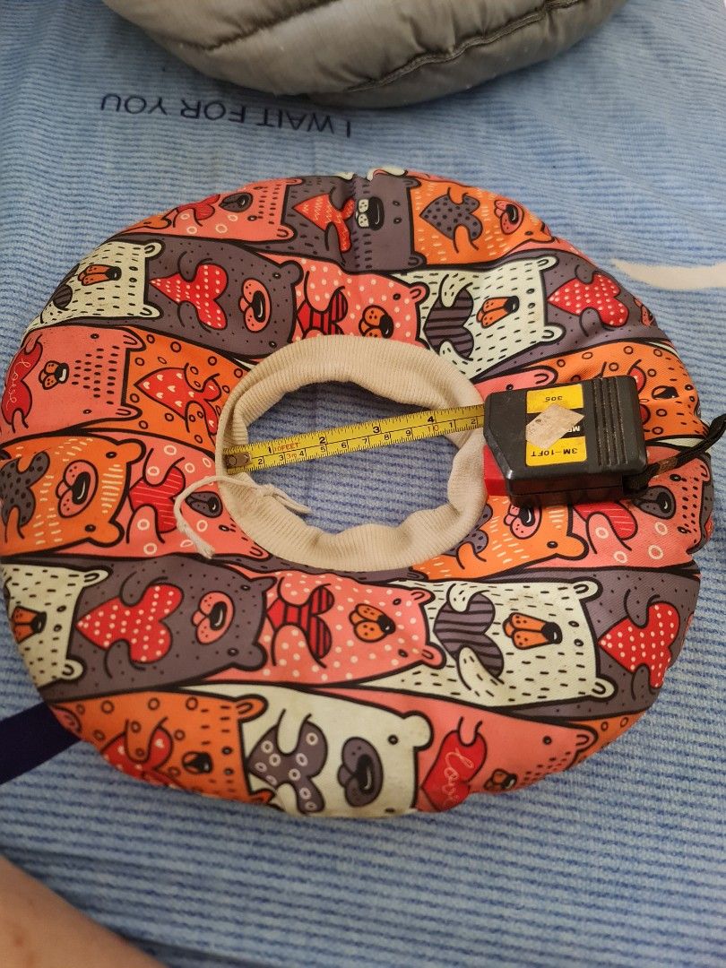 Soft e collar (Category: Homes & Other Pet Accessories) located in Singapore. Submitted by andersontan (Listing ID 1286485901, Image 1). Description: as in pic. neck size is 4 inch. kept on storage so please wash before using...