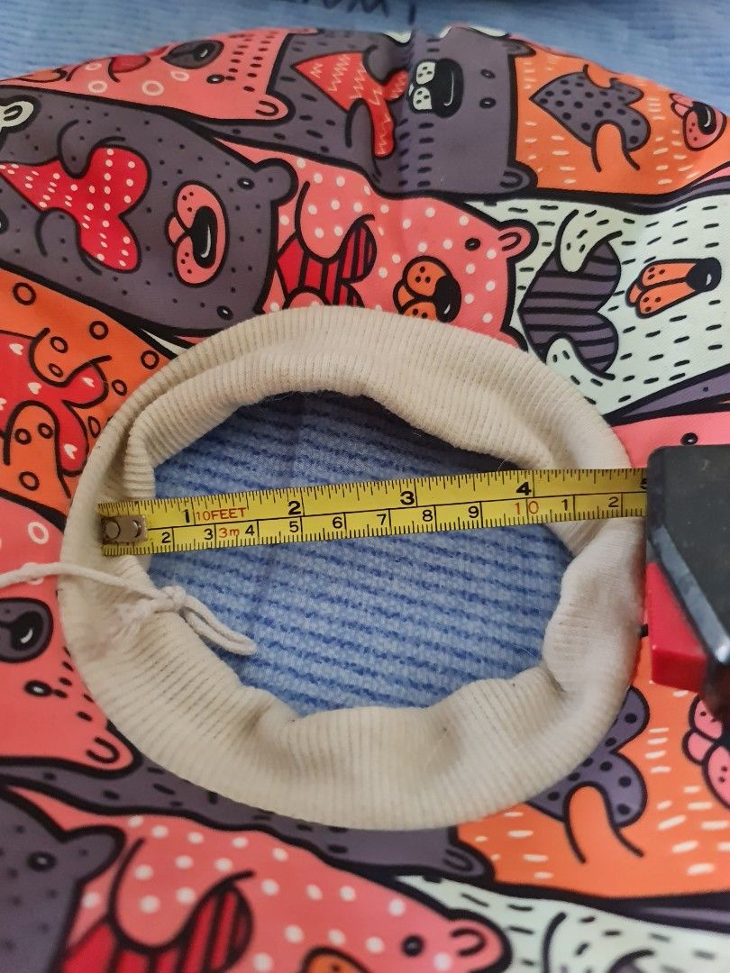 Soft e collar (Category: Homes & Other Pet Accessories) located in Singapore. Submitted by andersontan (Listing ID 1286485901, Image 2). Description: as in pic. neck size is 4 inch. kept on storage so please wash before using...