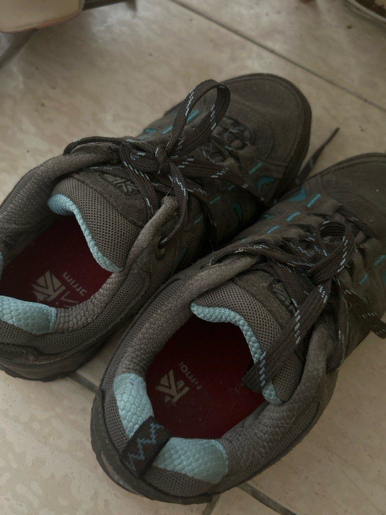 Kasut discount hiking bata