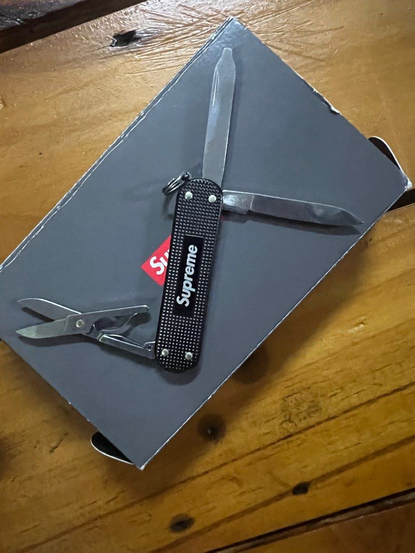 Supreme victorinox classic alox knife top