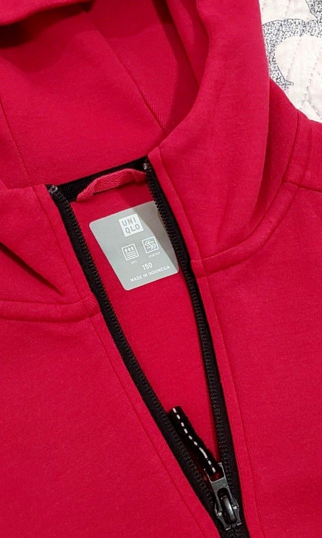 Uniqlo Hoodie (Category: Coats, Jackets and Outerwear) located in Manila. Submitted by mpirerules (Listing ID 1286558920, Image 3). Description: Uniqlo hoodie(boys) size 150 manage your expectations Shipping to be shouldered by buyer. No free shipping. No meet-ups..