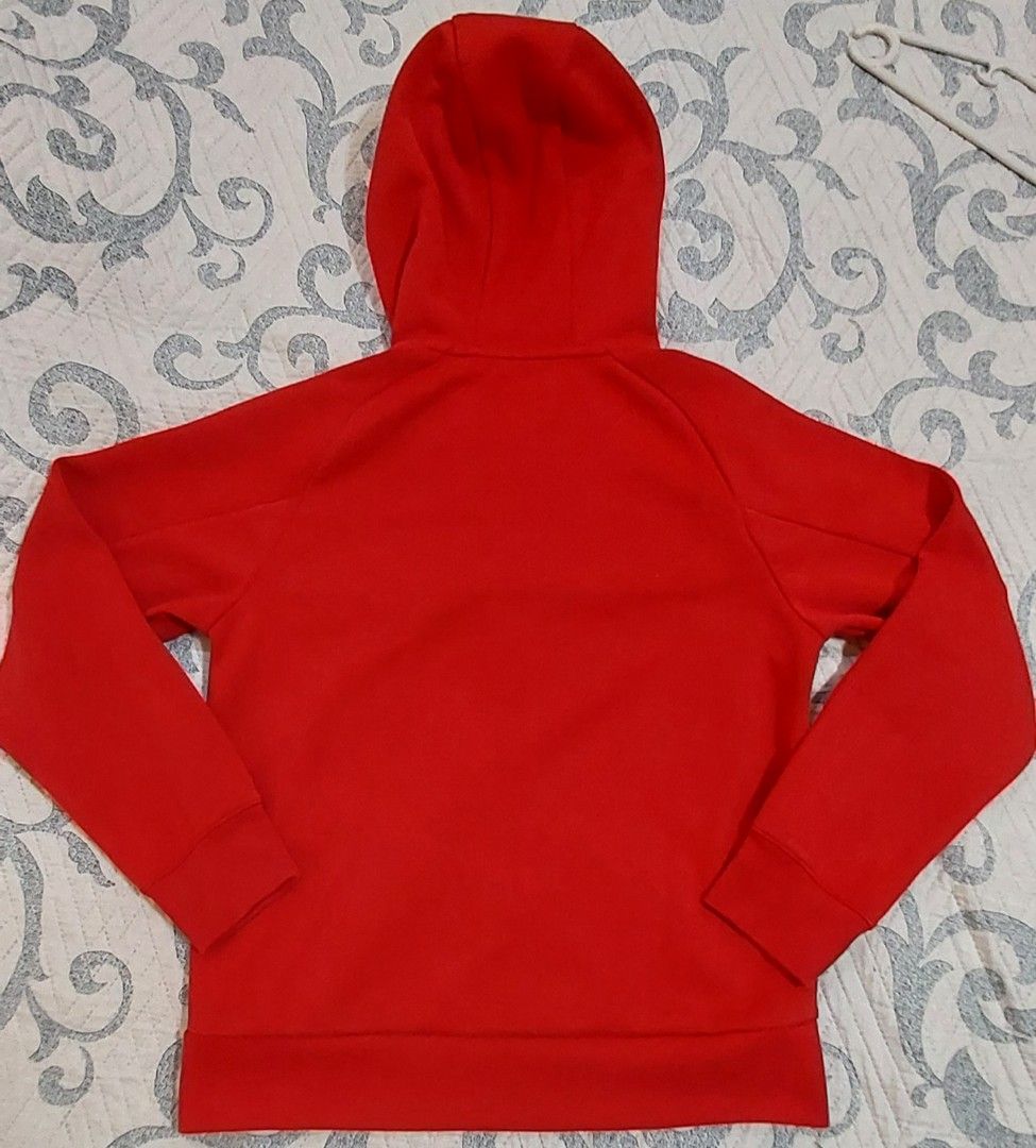 Uniqlo Hoodie (Category: Coats, Jackets and Outerwear) located in Manila. Submitted by mpirerules (Listing ID 1286558920, Image 2). Description: Uniqlo hoodie(boys) size 150 manage your expectations Shipping to be shouldered by buyer. No free shipping. No meet-ups..