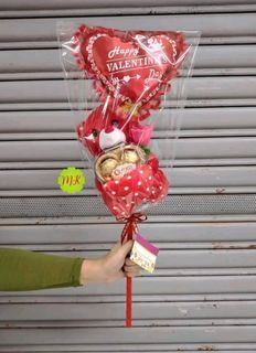 Valentine's balloon with Bear and chocolate